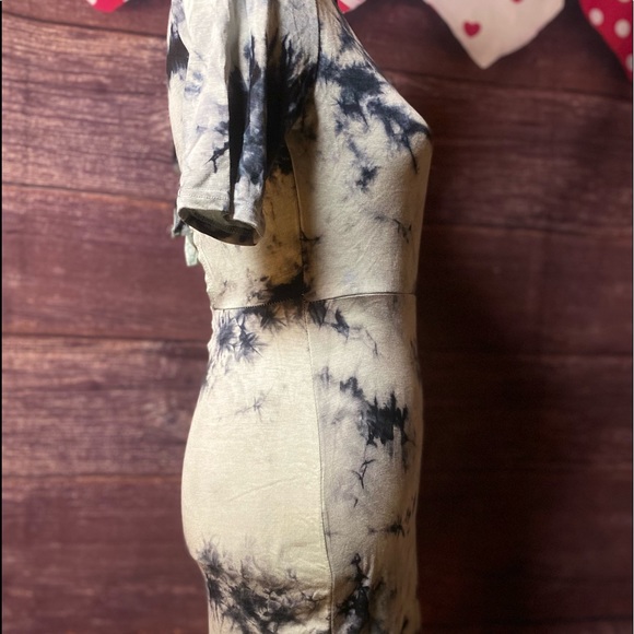 🆕 Tye Dye Dress - Picture 8 of 13